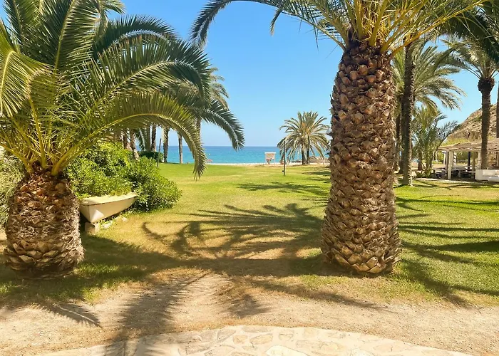 Palm Beach Paradise - Private Access To The Beach